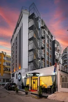 Diamond Luxury Hotel