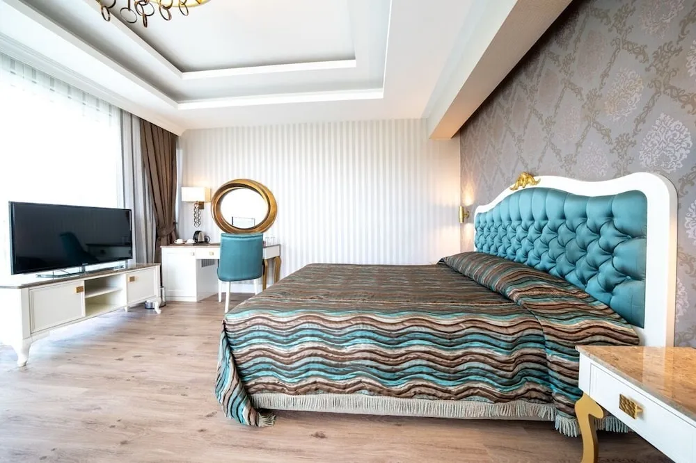 Corner Deluxe