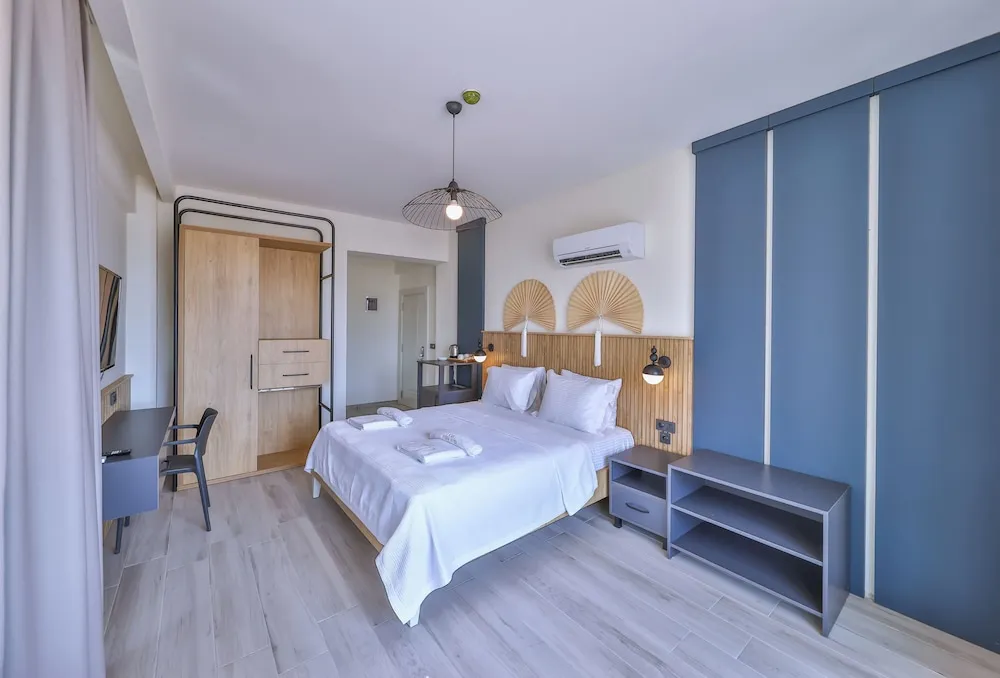 Premium Oda Fransiz Balkonlu Deniz Manzarali