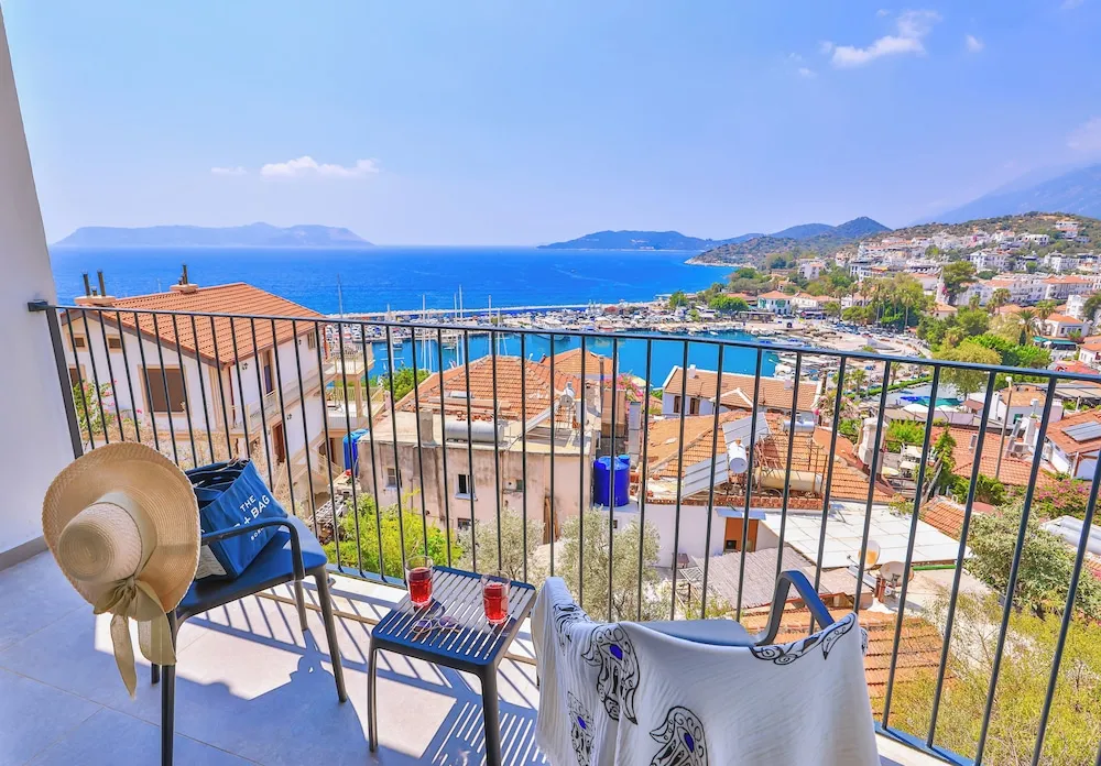 Deniz Manzaralı Jakuzili Deluxe Oda