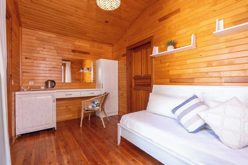 Comfort Üç Kişilik Oda, 2 Yatak Odası, Avlu Manzaralı