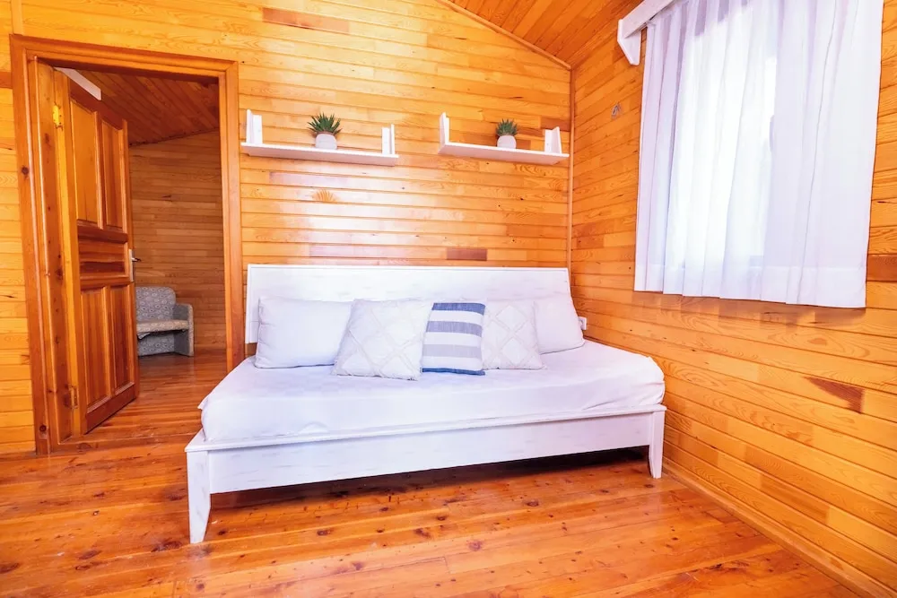 Comfort Üç Kişilik Oda, 2 Yatak Odası, Avlu Manzaralı