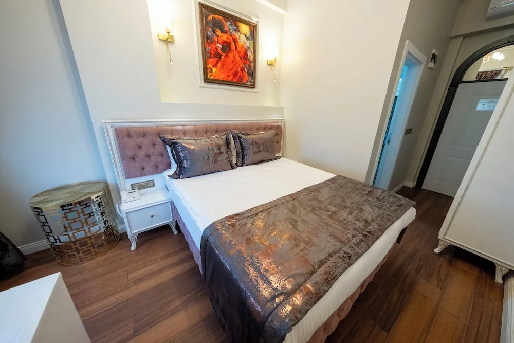 Deluxe Tek Büyük Yataklı Oda
