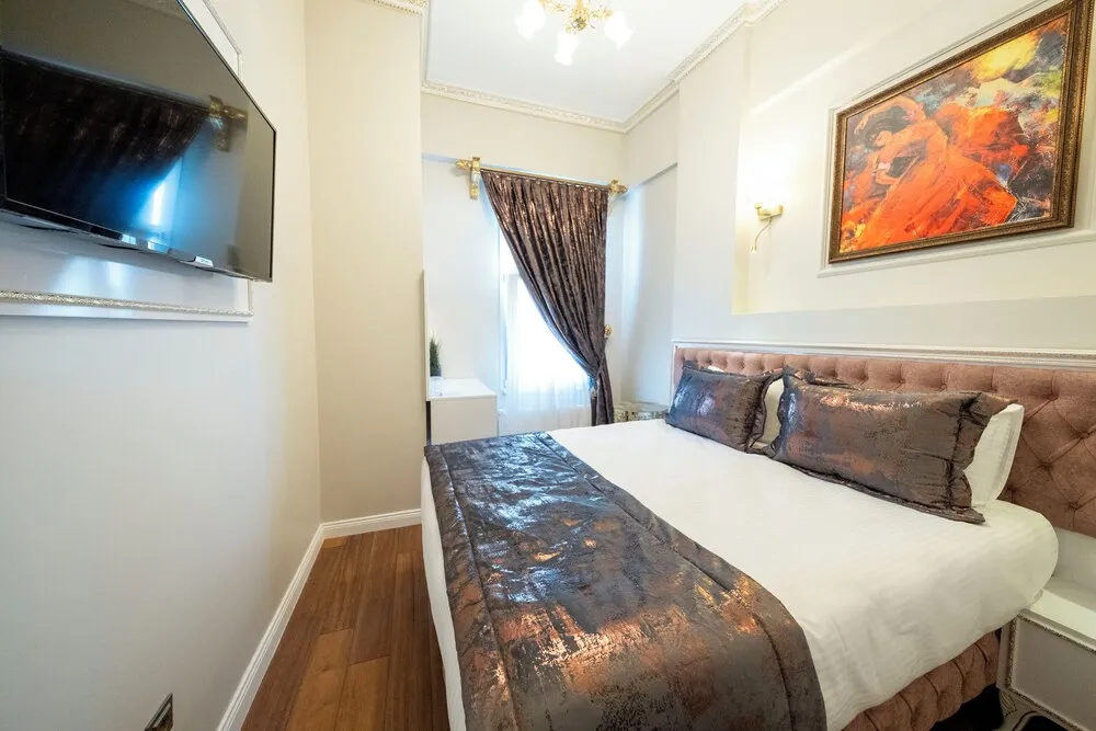 Deluxe Tek Büyük Yataklı Oda