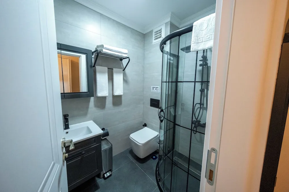 Deluxe Tek Büyük Yataklı Oda