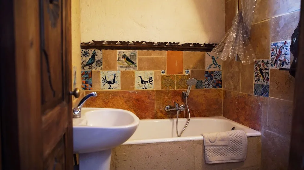 Romantic Oda, 1 Çift Kişilik Yatak, Küvet, Avlu