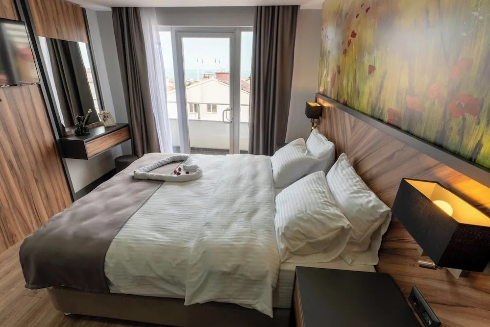 Luxury Oda