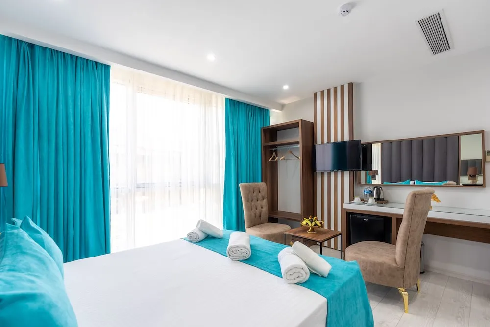 Deluxe Tek Büyük Yataklı Oda