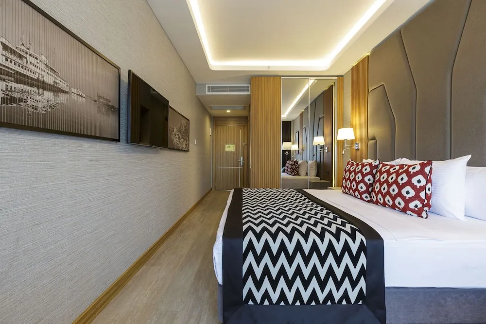 Deluxe Oda, 1 En Büyük (King) Boy Yatak ve Çekyat, Şehir Manzaralı (Balcony)