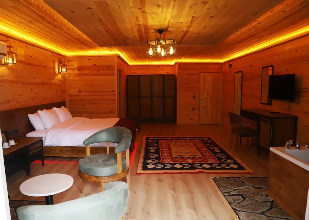 Deluxe Süit, 1 Çift Kişilik Yatak, Sıcak Su Küveti, Nehir Manzaralı