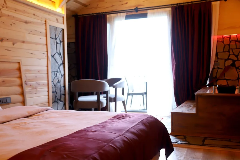 Deluxe Süit, 1 Çift Kişilik Yatak, Sıcak Su Küveti, Nehir Manzaralı