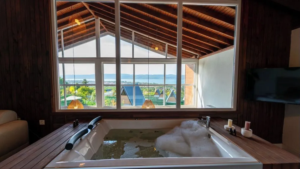 Family Villa, Kişiye Özel Havuzlu, Göl Manzaralı