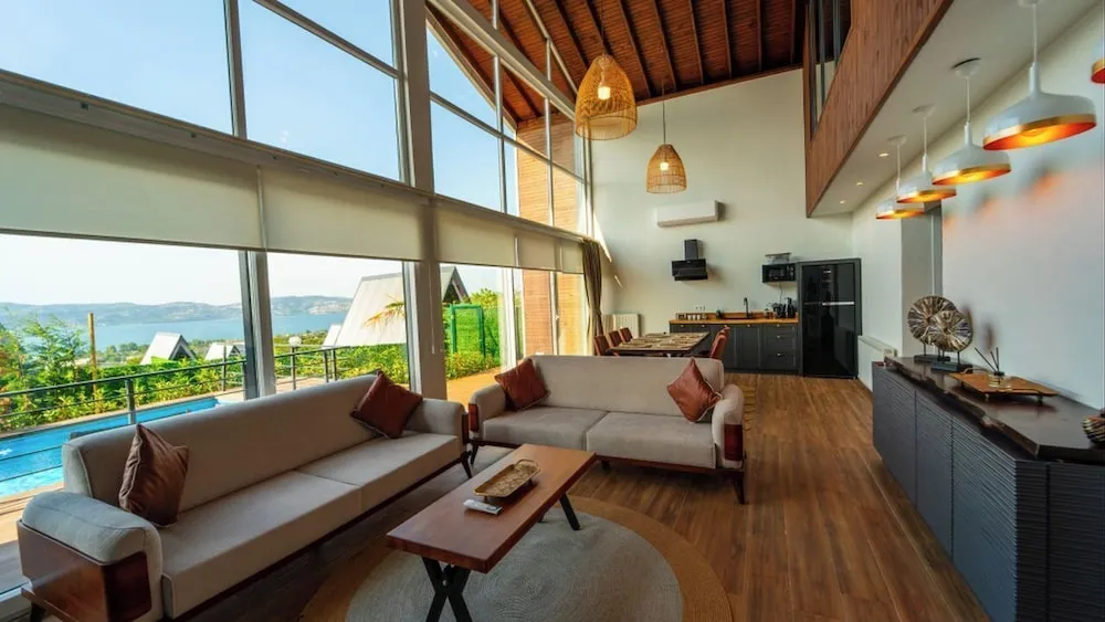 Family Villa, Kişiye Özel Havuzlu, Göl Manzaralı