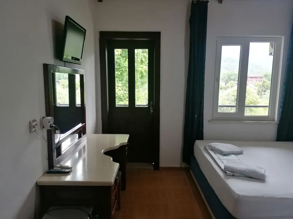 Basic Oda, Havuz Manzaralı