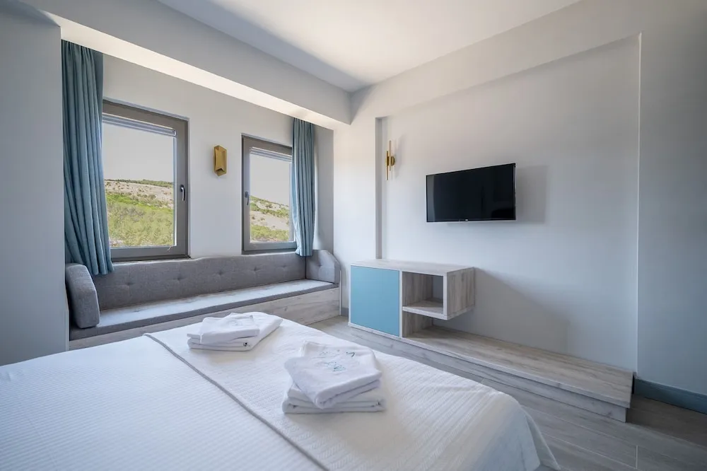 Deluxe Tek Büyük Yataklı Oda, Deniz Manzaralı