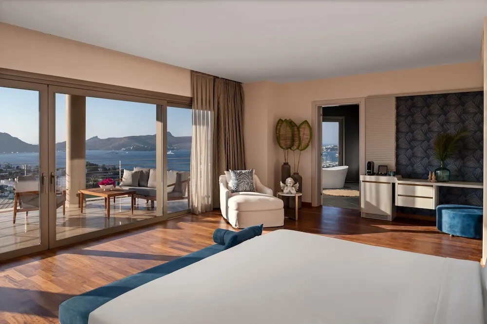 Süit, Teras, Deniz Manzaralı (Sea View Infinity)