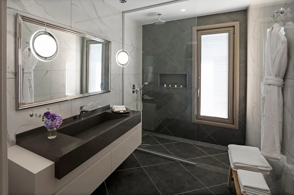 Süit, Bahçeli (Swim Up)