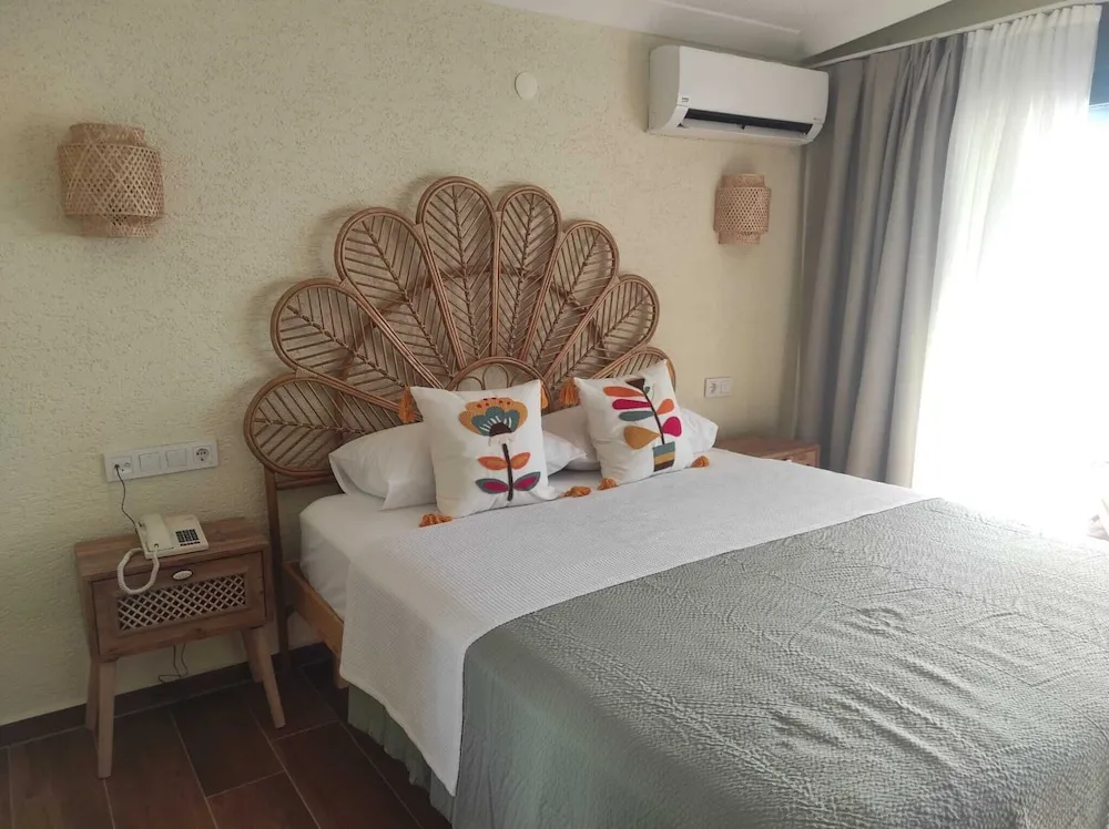 Deluxe Tek Büyük Yataklı Oda, Deniz Manzaralı
