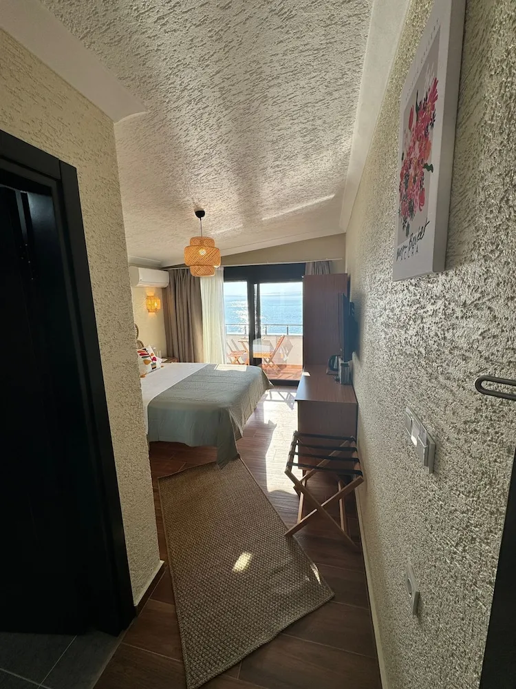 Deluxe Tek Büyük Yataklı Oda, Deniz Manzaralı