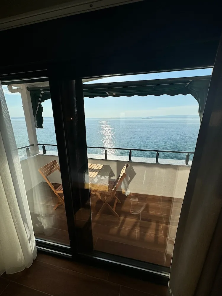 Deluxe Tek Büyük Yataklı Oda, Deniz Manzaralı