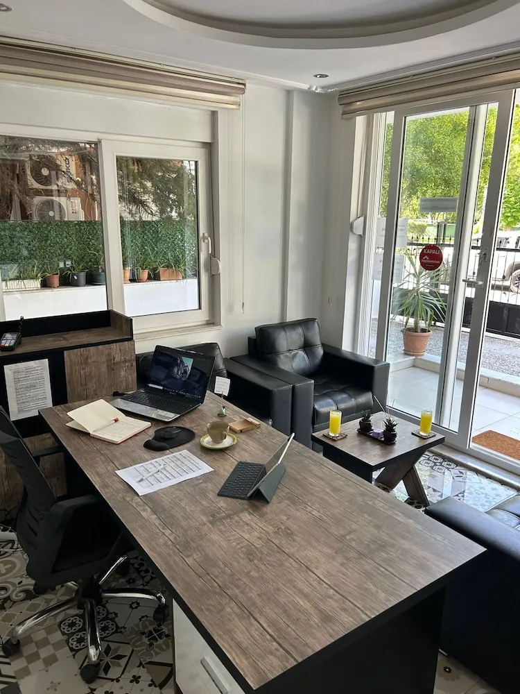 The Nar Suit & Apart