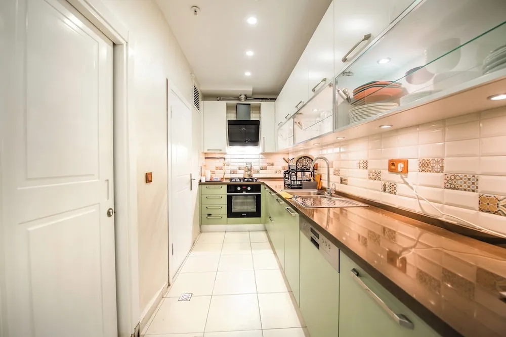 Deluxe Oda, 1 Büyük (Queen) Boy Yatak