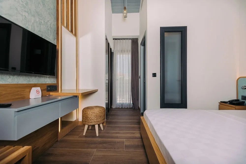 Luxury Oda