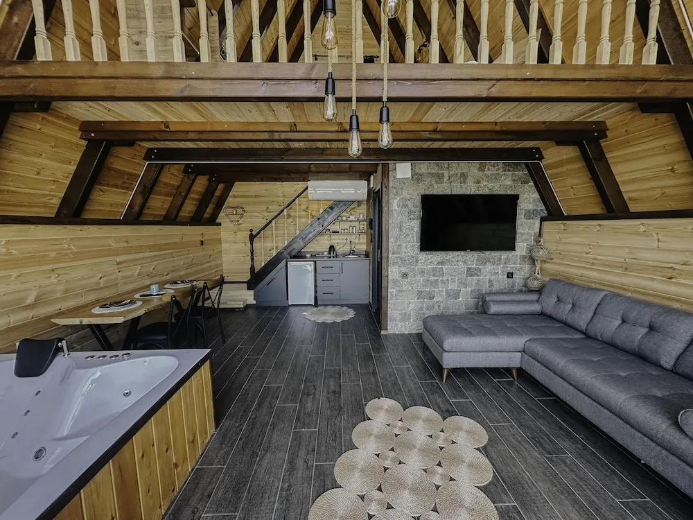 Comfort Bungalov, Sıcak Su Küveti, Havuz Manzaralı