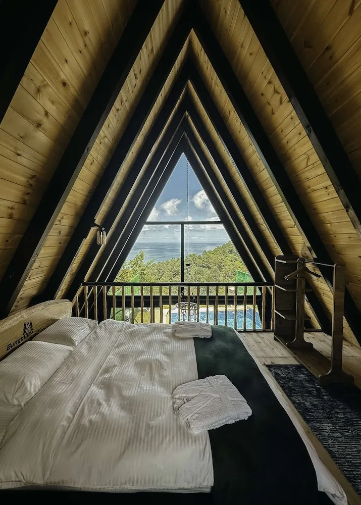 Comfort Bungalov, Sıcak Su Küveti, Havuz Manzaralı