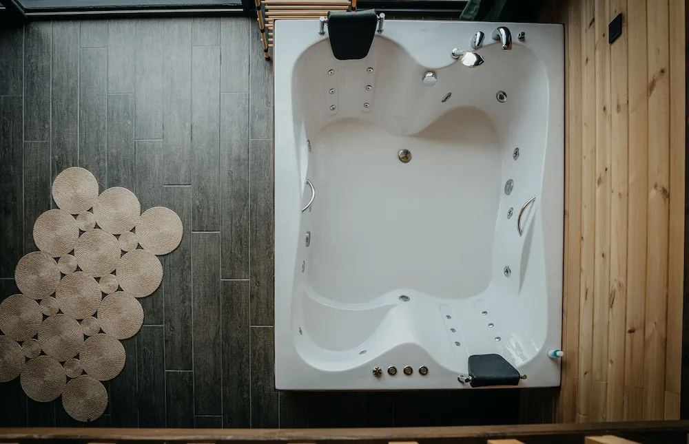 Comfort Bungalov, Sıcak Su Küveti, Havuz Manzaralı