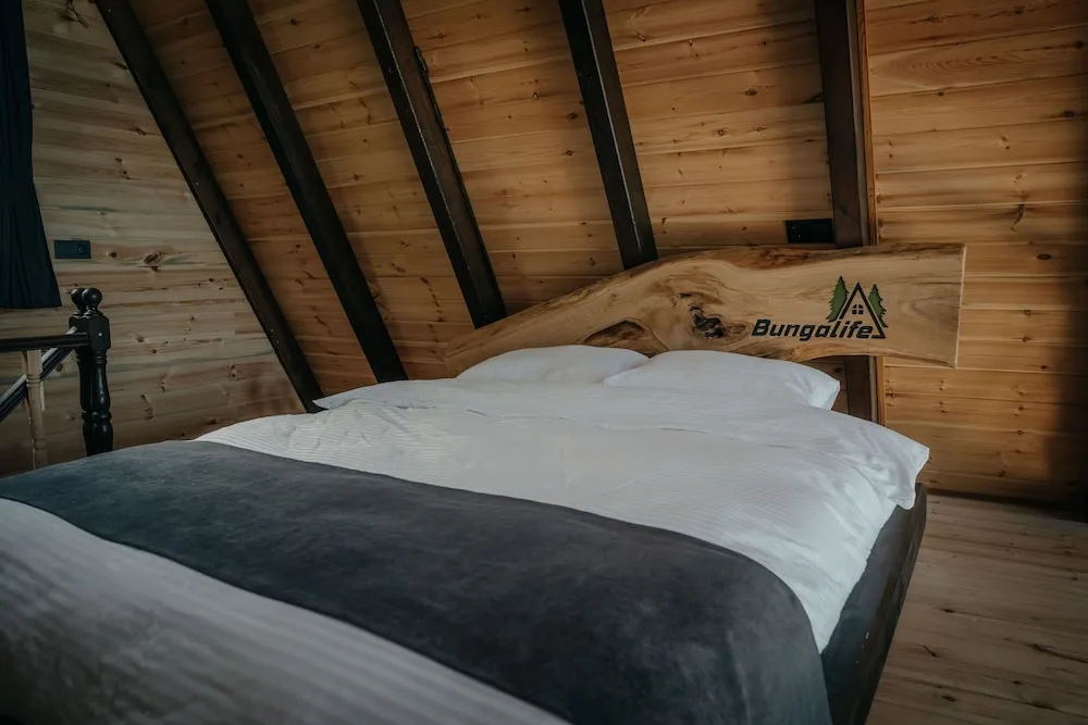 Comfort Bungalov, Sıcak Su Küveti, Havuz Manzaralı
