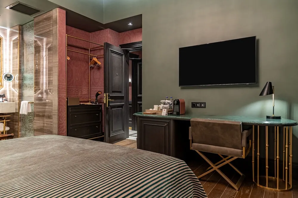 Standard Oda, 1 En Büyük (King) Boy Yatak, Manzarasız