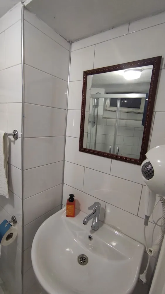 Economy Tek Büyük Yataklı Oda