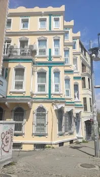 Nevalist Hotel