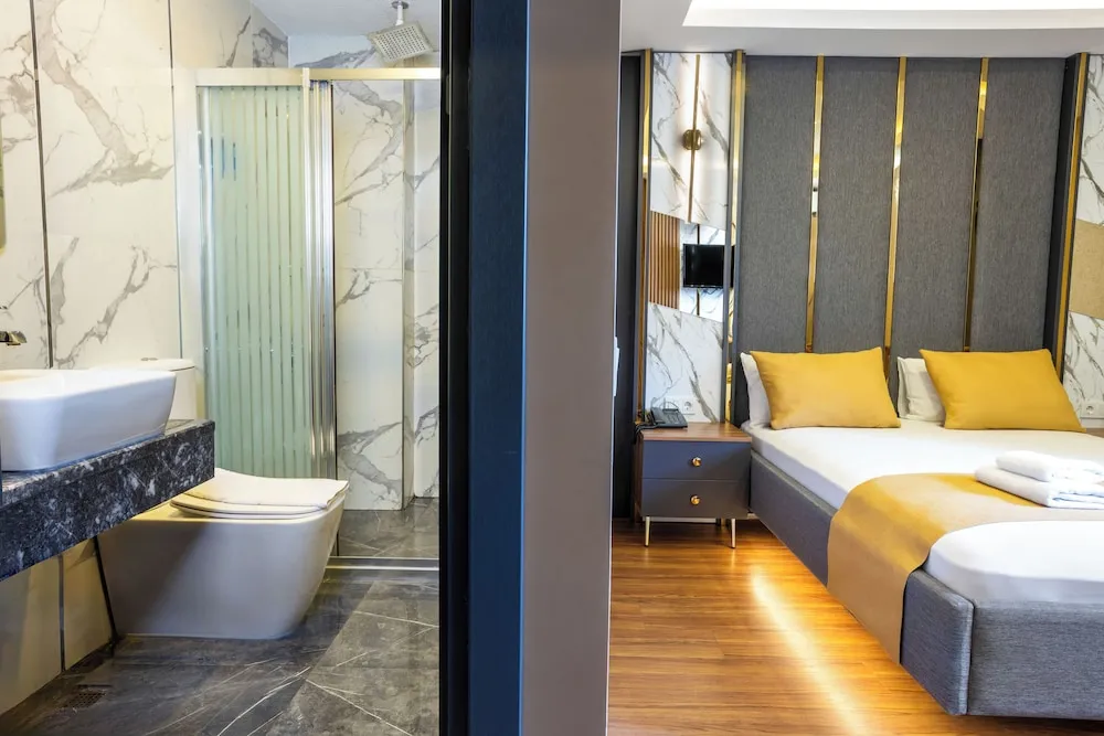 Basic Tek Büyük Yataklı Oda