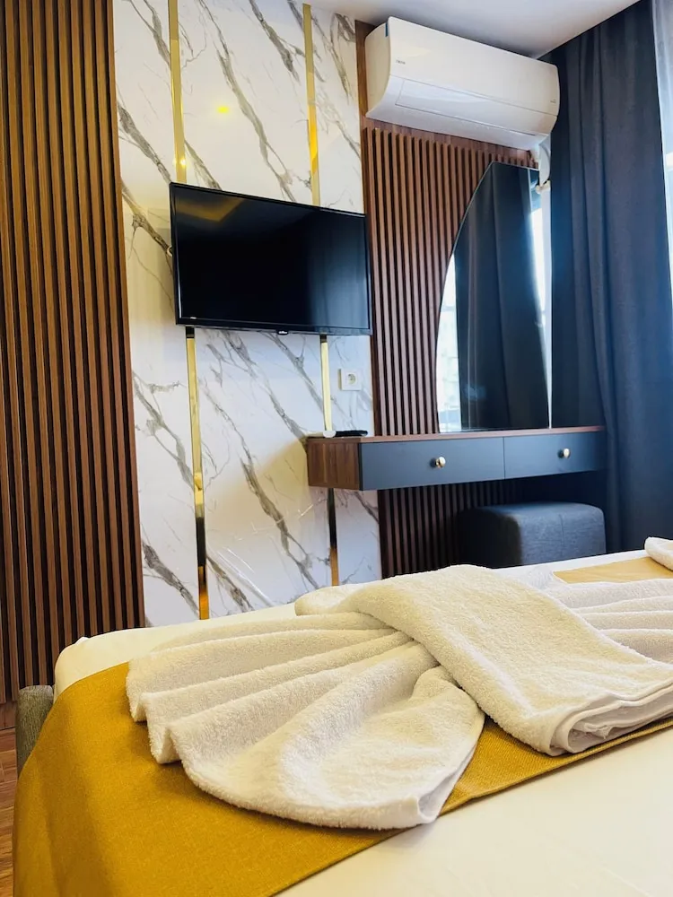 Deluxe Tek Büyük Yataklı Oda