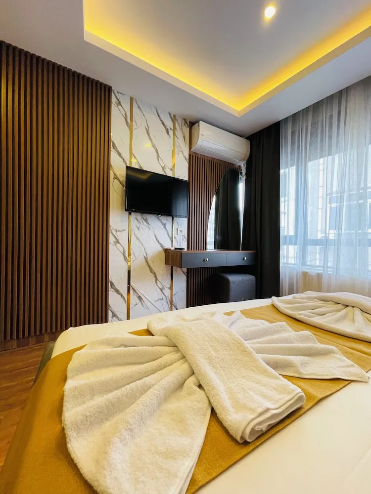 Deluxe Tek Büyük Yataklı Oda