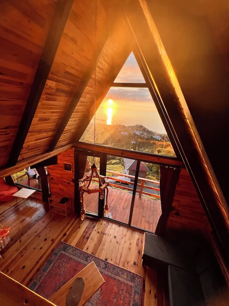 Family Bungalov, Deniz Manzaralı, Dağ Yamacı
