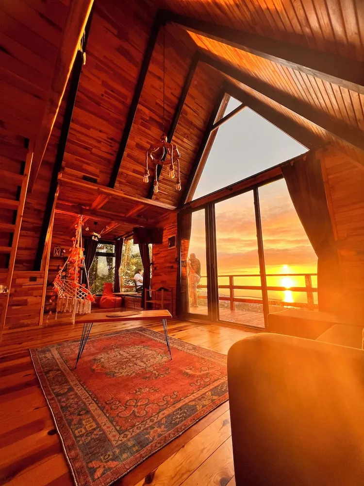 Family Bungalov, Deniz Manzaralı, Dağ Yamacı