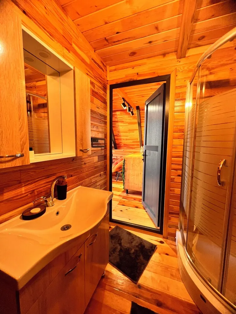 Family Bungalov, Deniz Manzaralı, Dağ Yamacı