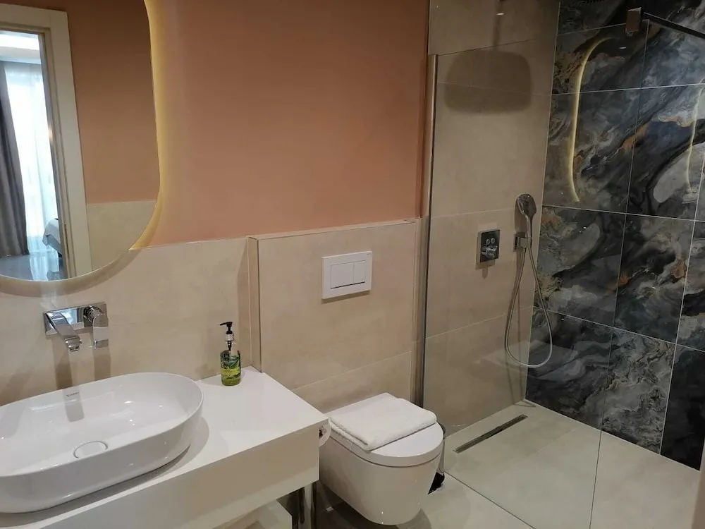 Deluxe Üç Kişilik Oda