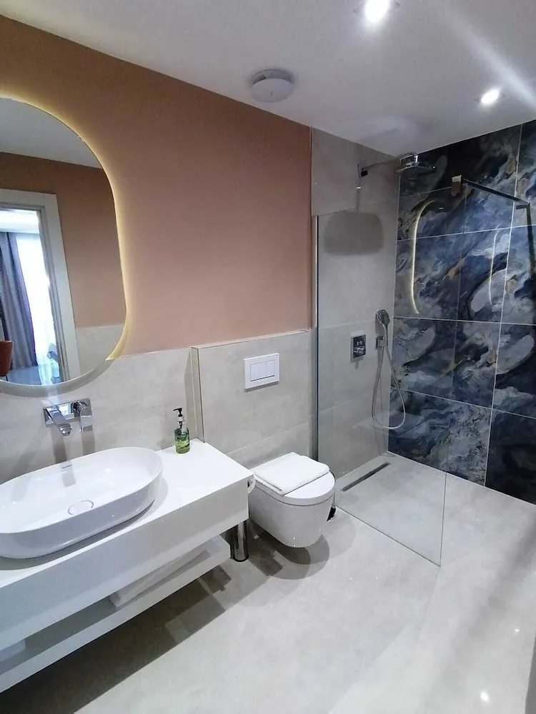 Deluxe Üç Kişilik Oda