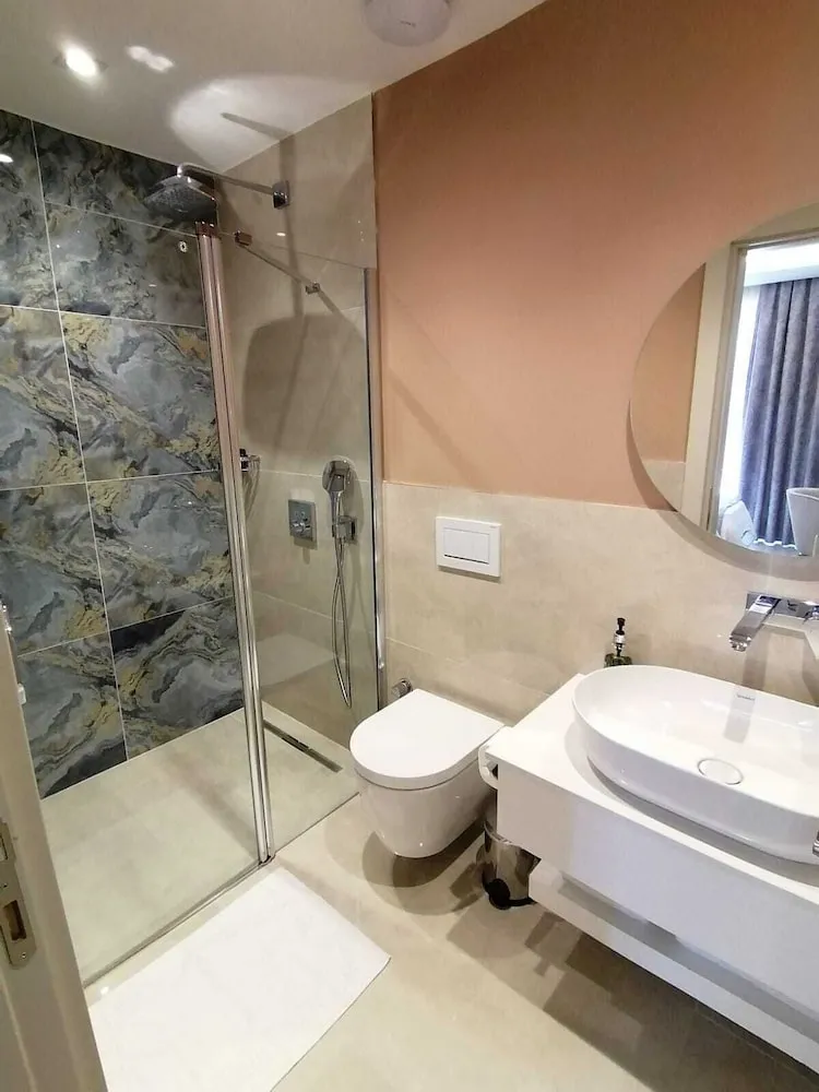 Deluxe Üç Kişilik Oda