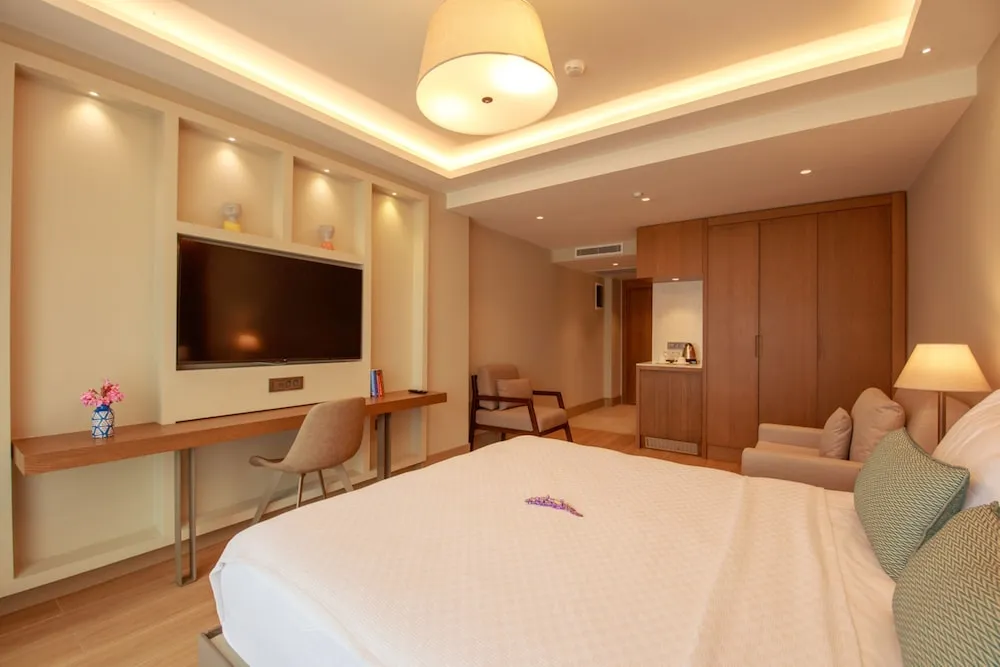 Design Stüdyo, Balkon, Havuz Manzaralı