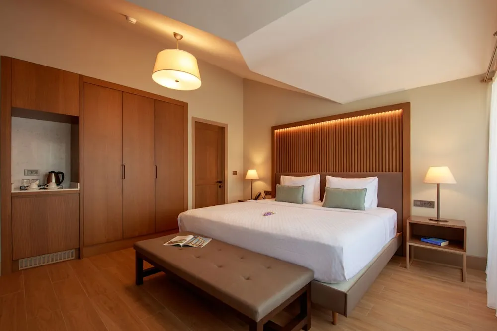 Superior Çatı Katı Süiti (Penthouse), Havuz Manzaralı