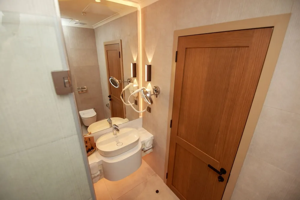 Superior Çatı Katı Süiti (Penthouse), Havuz Manzaralı