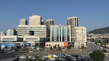 Lumiera Suites Hotel