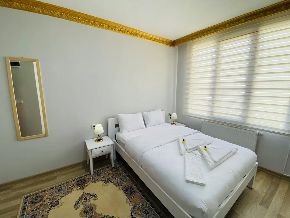 Standard Tek Büyük Yataklı Oda