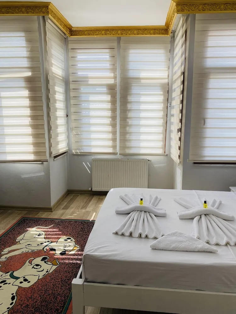 Standard Tek Büyük Yataklı Oda