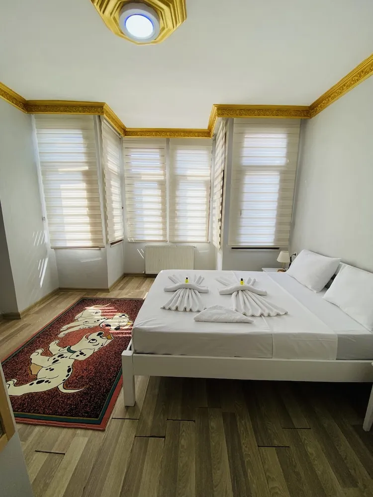 Standard Tek Büyük Yataklı Oda